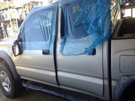 2002 TOYOTA TACOMA, SILVER, PRE-RUNNER, CREW CAB, 2.7L, AT, 2WD.  Z26368